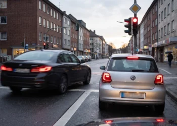Rotlichtverstoß & Vorfahrt missachtet: Bußgeld, Punkte und Fahrverbot 2026